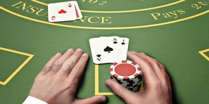 What is transparent about Kubet's operating system?